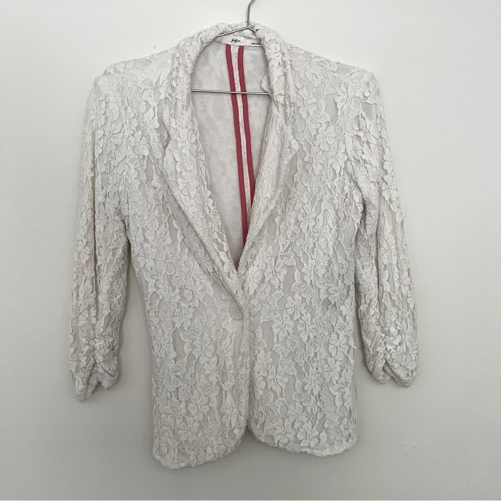 Lace Blazer Size Medium (off-white)